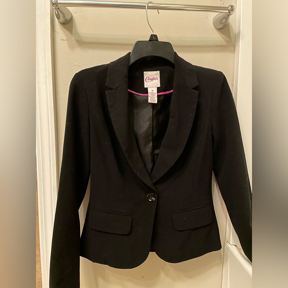 Candie’s medium black blazer